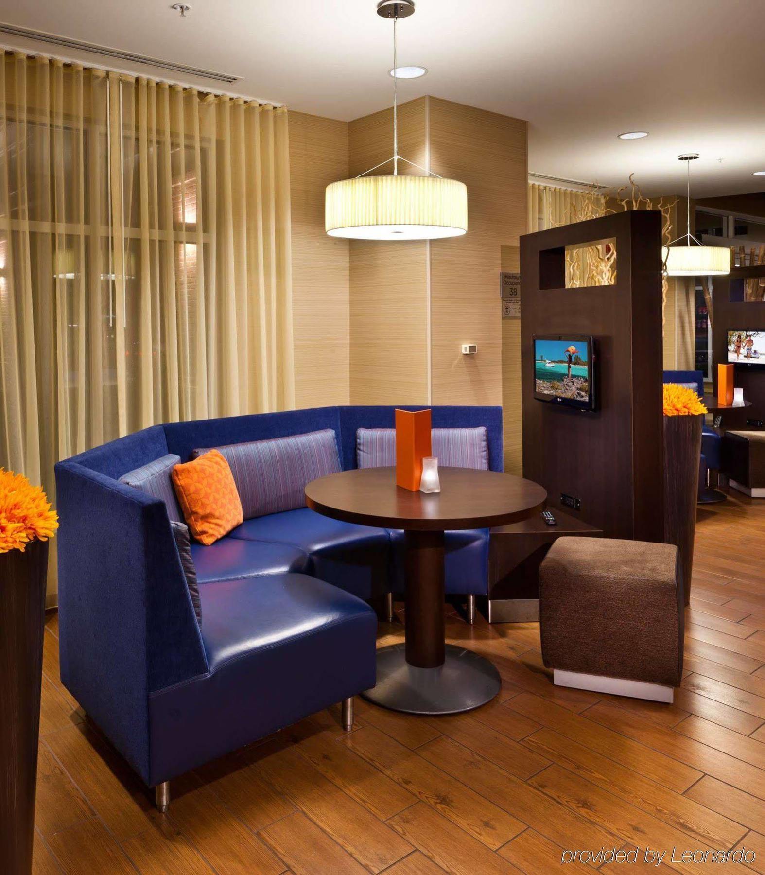 Courtyard Columbus Easton Hotell Restaurang bild